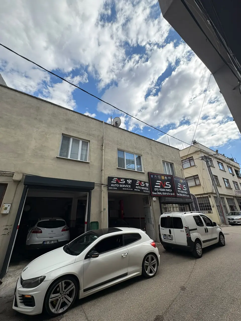 ENS Auto Service ve ENS Oto Yedek Parça dükkan cephesi, 8. Fırın Sokak